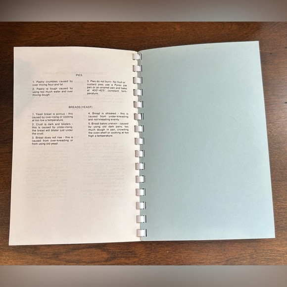 CHRIST LUTHERAN CHURCH DESSERT COOKBOOK STOUCHBURBG, PENNSYLVANIA Published 1985 - Picture 3 of 3